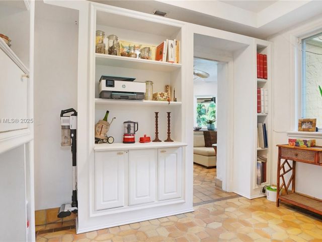 Продажа дома по адресу 2050 Alton Rd - фото 6147590