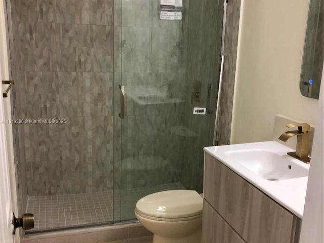 Дом в аренду по адресу 267 NE 201st Ter 267 - фото 6148336