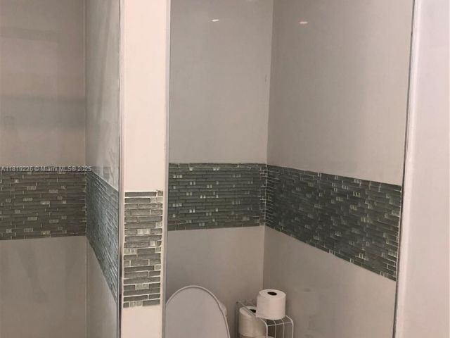 Дом в аренду по адресу 267 NE 201st Ter 267 - фото 6148337