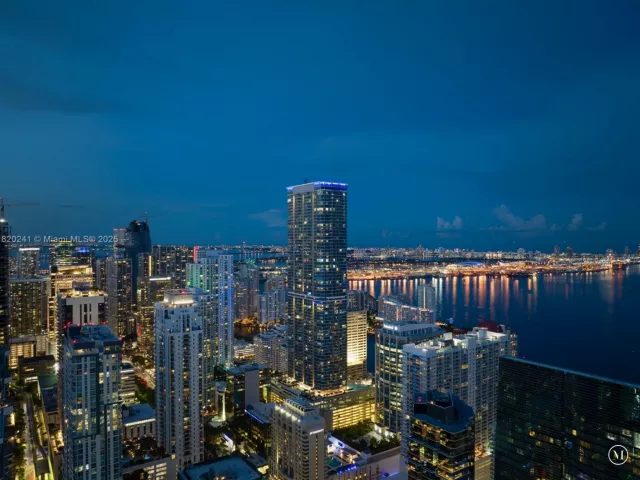 Продажа квартиры #5202 - фото 6160764