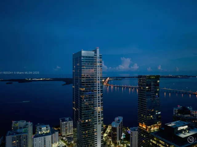 Продажа квартиры #5202 - фото 6160765