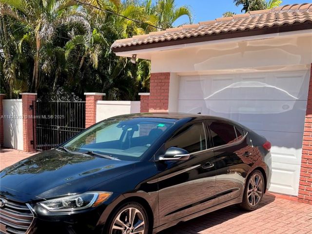 Продажа дома по адресу 6385 SW 25th St - фото 6161466