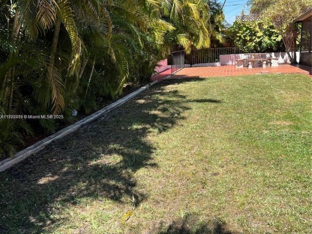 Продажа дома по адресу 6385 SW 25th St - фото 6161467