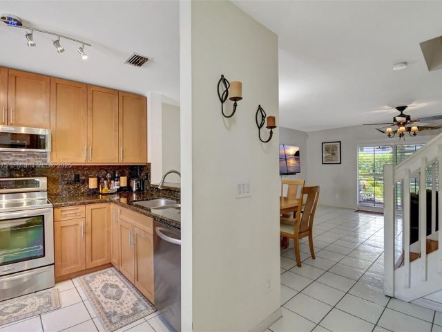 Продажа дома по адресу 20865 NW 3rd Ln - фото 6178230