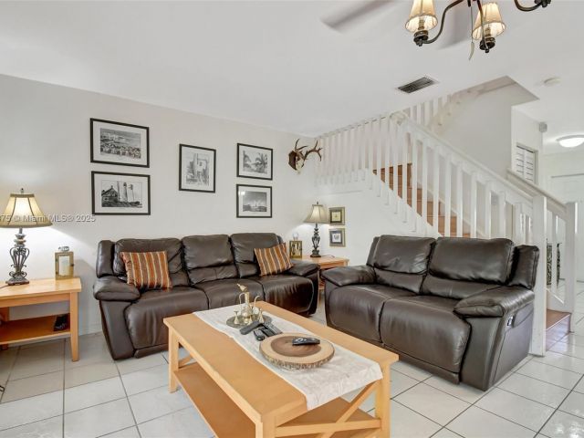 Продажа дома по адресу 20865 NW 3rd Ln - фото 6178239