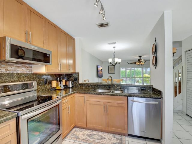 Продажа дома по адресу 20865 NW 3rd Ln - фото 6178242