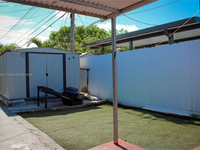 Продажа дома по адресу 7811 Sheridan St - фото 6149194