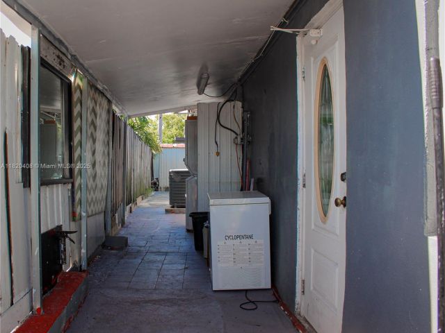 Продажа дома по адресу 7811 Sheridan St - фото 6149196