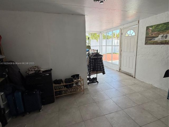 Продажа дома по адресу 7811 Sheridan St - фото 6149198