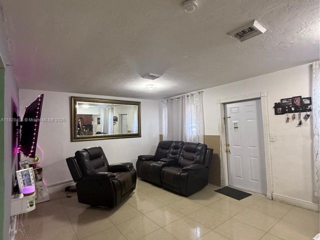 Продажа дома по адресу 7811 Sheridan St - фото 6149200