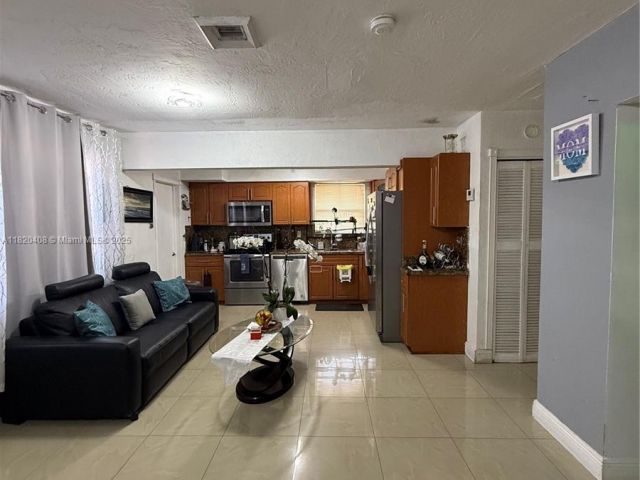 Продажа дома по адресу 7811 Sheridan St - фото 6149201