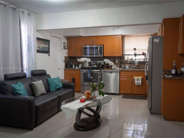 Продажа дома по адресу 7811 Sheridan St - фото 6149202