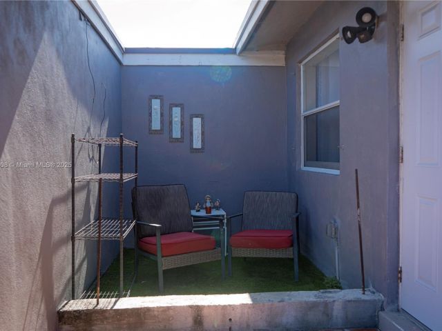 Продажа дома по адресу 7811 Sheridan St - фото 6149205