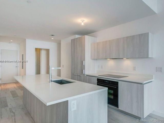 Продажа квартиры #1002 - фото 6167972