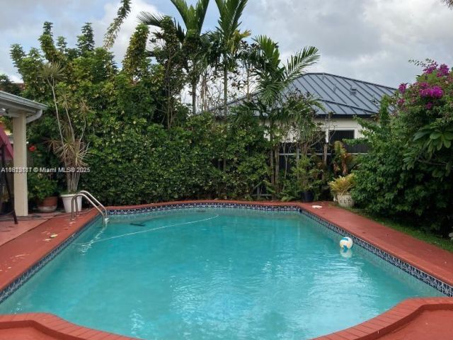 Продажа дома по адресу 12548 SW 210th St - фото 6149429