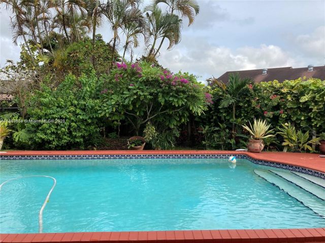 Продажа дома по адресу 12548 SW 210th St - фото 6149430