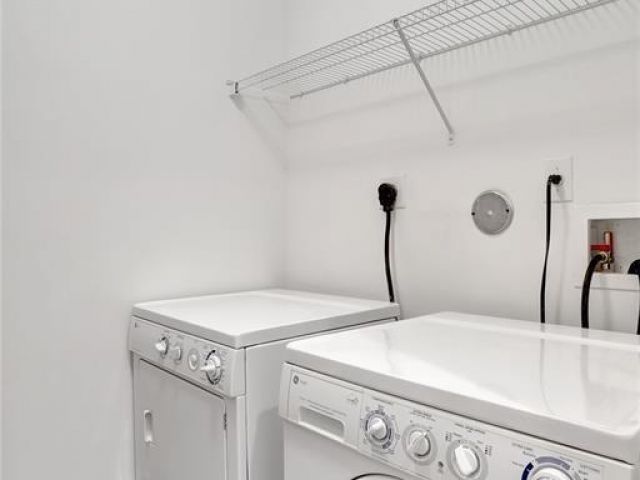 Дом в аренду по адресу 1345 SW 4th Court - фото 6165913