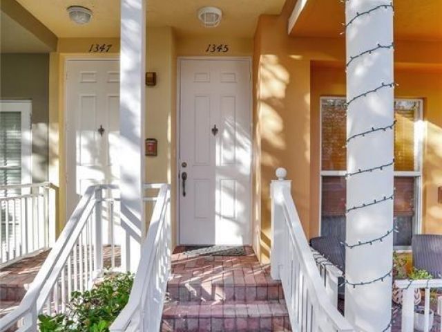 Дом в аренду по адресу 1345 SW 4th Court - фото 6165917