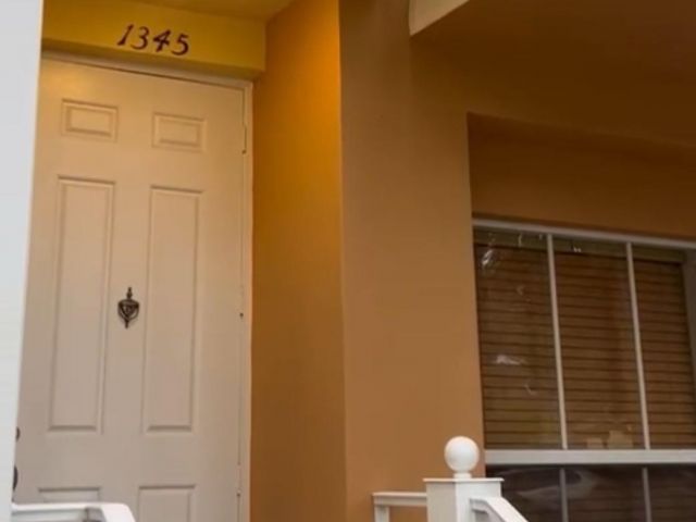 Дом в аренду по адресу 1345 SW 4th Court - фото 6165921