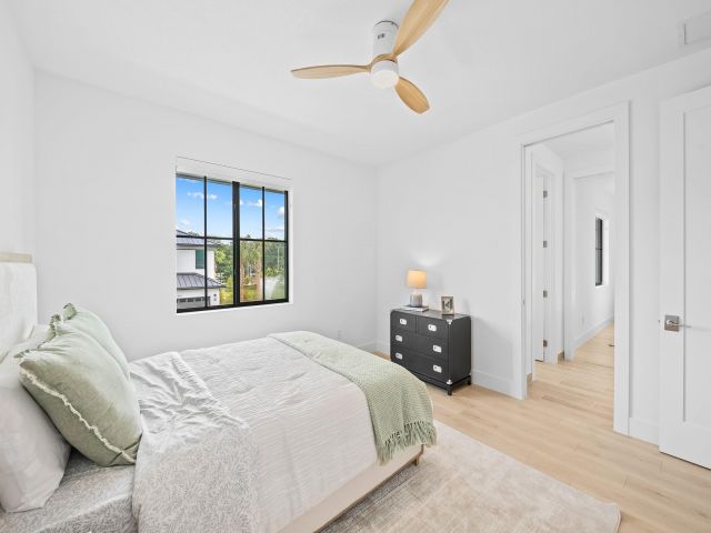 Продажа дома по адресу 1445 SW 23rd Court - фото 6241046