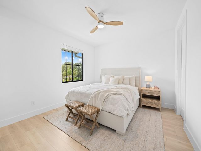 Продажа дома по адресу 1445 SW 23rd Court - фото 6241049