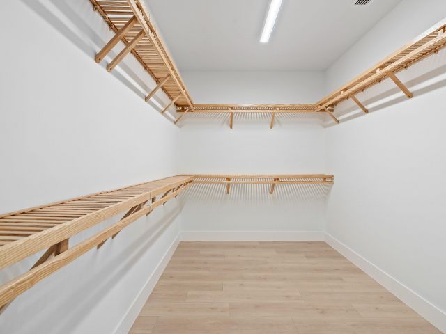 Продажа дома по адресу 1445 SW 23rd Court - фото 6241050