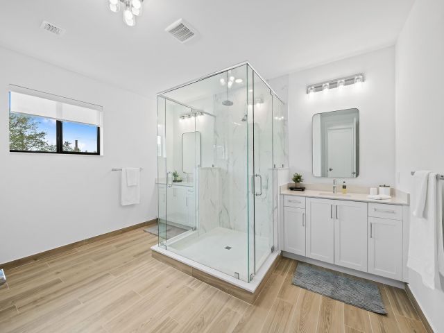 Продажа дома по адресу 1445 SW 23rd Court - фото 6241051