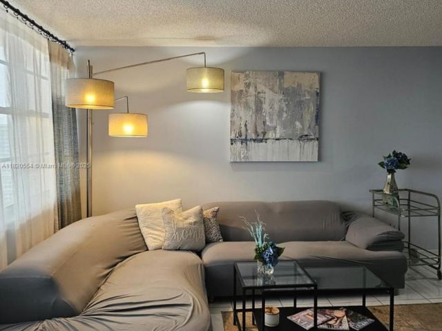 Продажа квартиры #2111 - фото 6151915