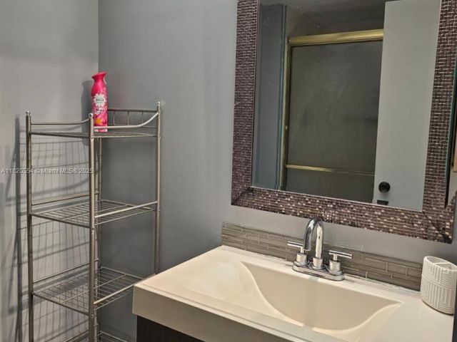 Продажа квартиры #2111 - фото 7430216