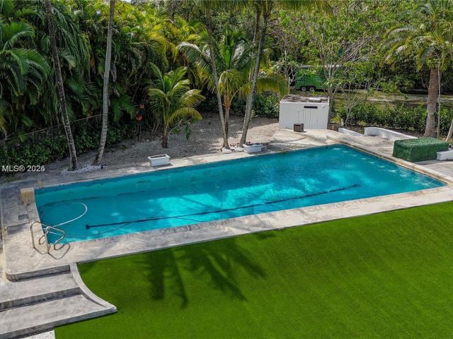 Продажа дома по адресу 8390 SW 64th St - фото 6224111