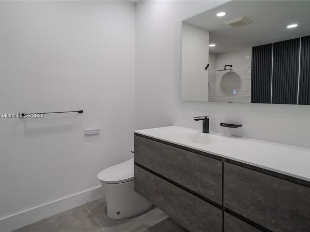 Продажа дома по адресу 8390 SW 64th St - фото 6224116