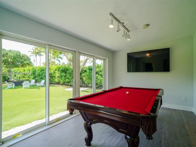 Продажа дома по адресу 8390 SW 64th St - фото 6224120