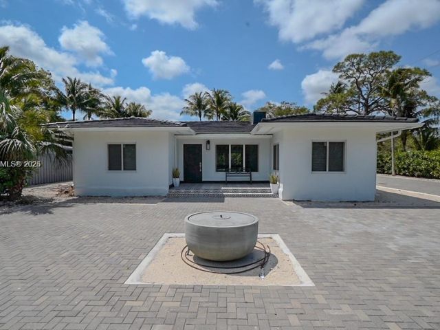 Продажа дома по адресу 8390 SW 64th St - фото 6224126