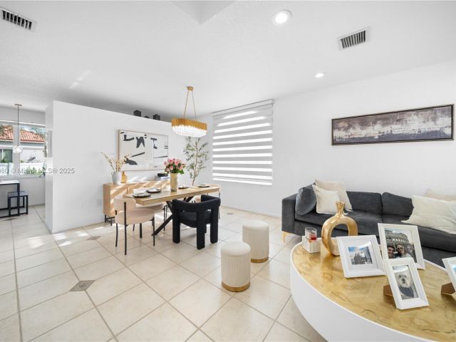 Продажа дома по адресу 15872 NW 21st St - фото 6150070