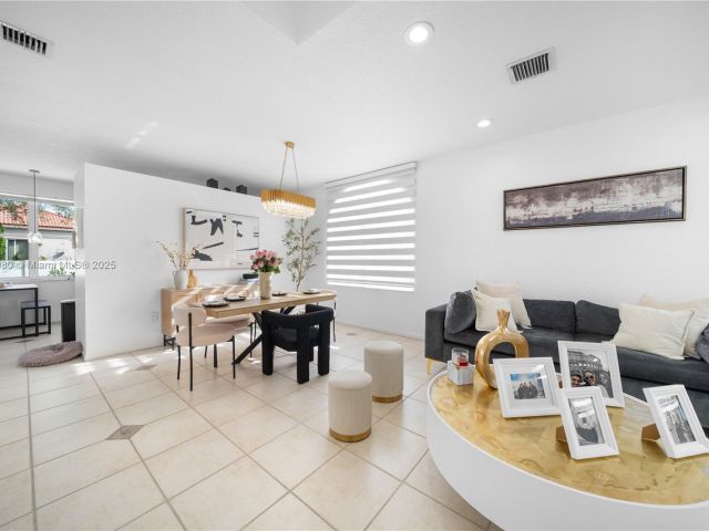 Продажа дома по адресу 15872 NW 21st St - фото 6150072