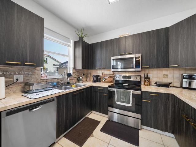 Продажа дома по адресу 15872 NW 21st St - фото 6150079