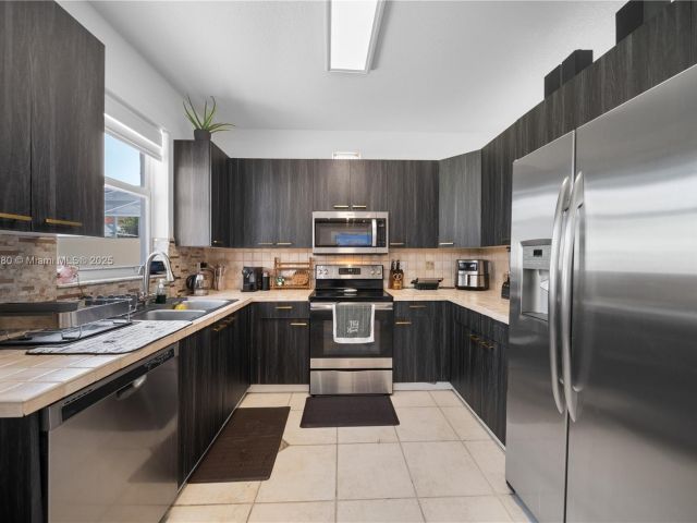 Продажа дома по адресу 15872 NW 21st St - фото 6150080