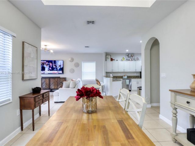 Продажа дома по адресу 148 NE 36th Avenue Rd - фото 6200059