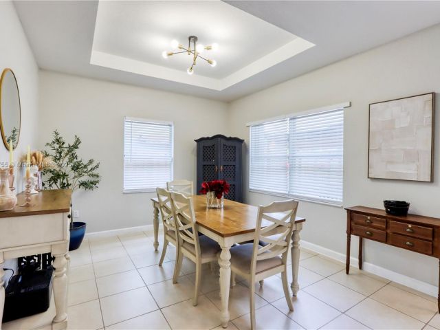 Продажа дома по адресу 148 NE 36th Avenue Rd - фото 6200061