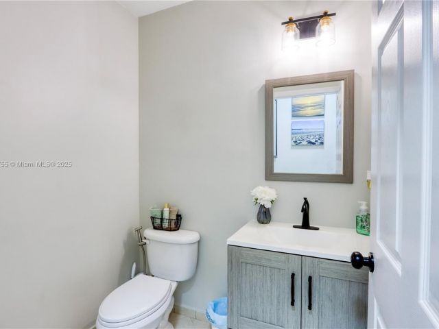 Продажа дома по адресу 148 NE 36th Avenue Rd - фото 6200063