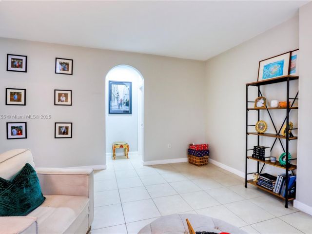 Продажа дома по адресу 148 NE 36th Avenue Rd - фото 6200065