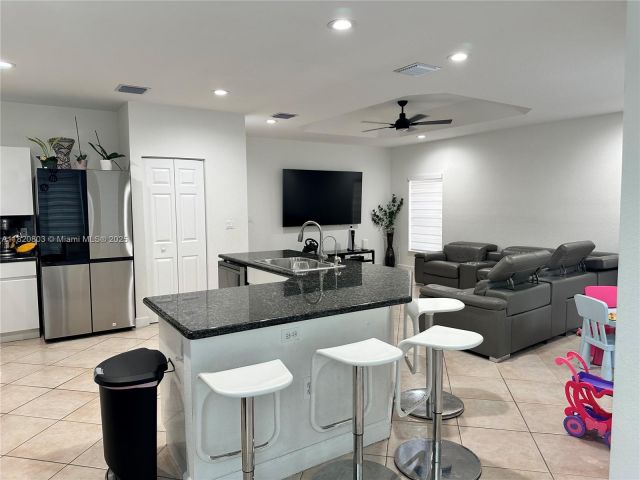 Продажа дома по адресу 10873 NW 71st St - фото 6291426