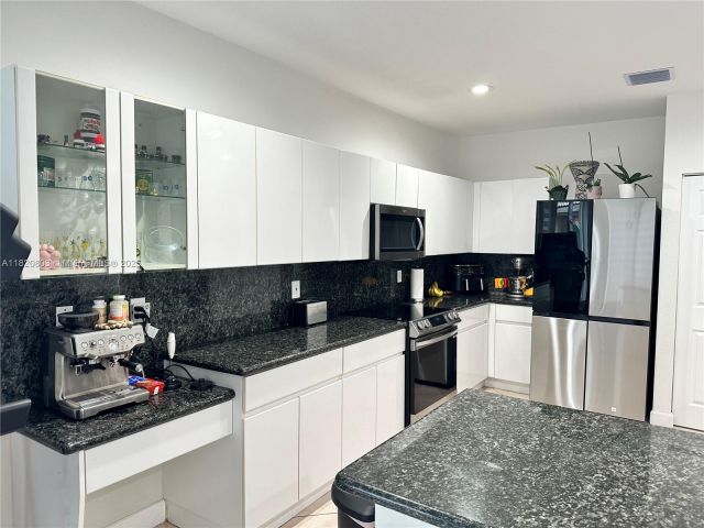 Продажа дома по адресу 10873 NW 71st St - фото 6291428