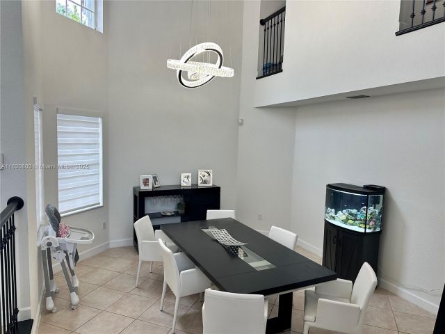 Продажа дома по адресу 10873 NW 71st St - фото 6291430