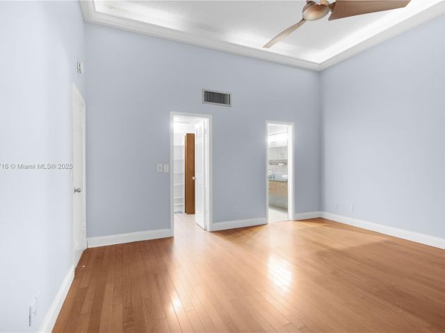 Дом в аренду по адресу 2627 S PARKVIEW DR 2627 - фото 6150848