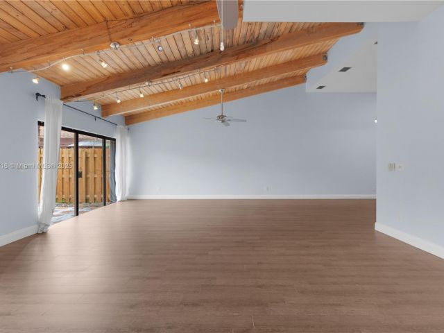 Дом в аренду по адресу 2627 S PARKVIEW DR 2627 - фото 6150850