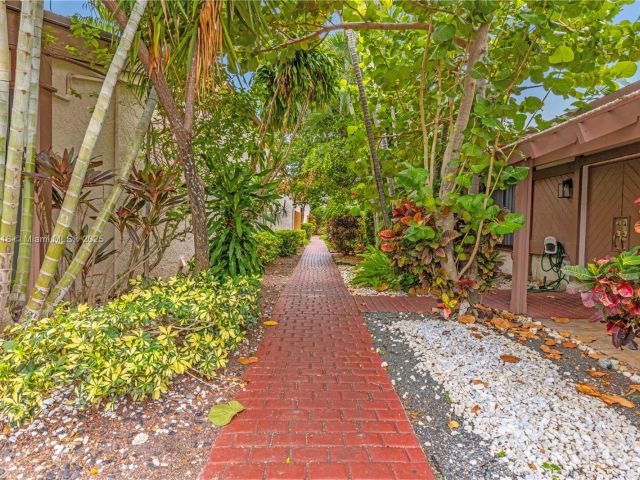 Дом в аренду по адресу 2627 S PARKVIEW DR 2627 - фото 6150857