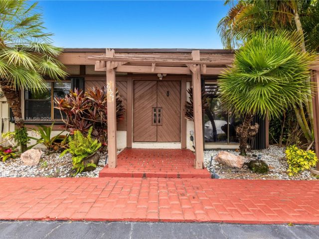 Дом в аренду по адресу 2627 S PARKVIEW DR 2627 - фото 6150858