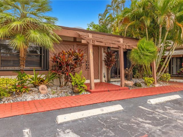 Дом в аренду по адресу 2627 S PARKVIEW DR 2627 - фото 6150860