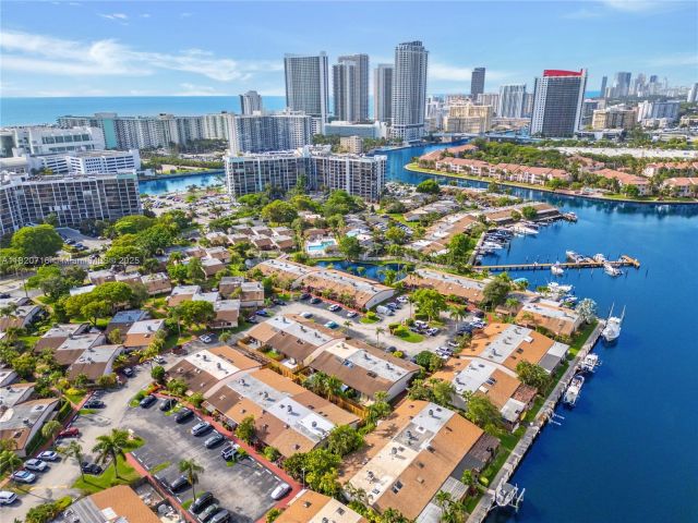 Дом в аренду по адресу 2627 S PARKVIEW DR 2627 - фото 6150864